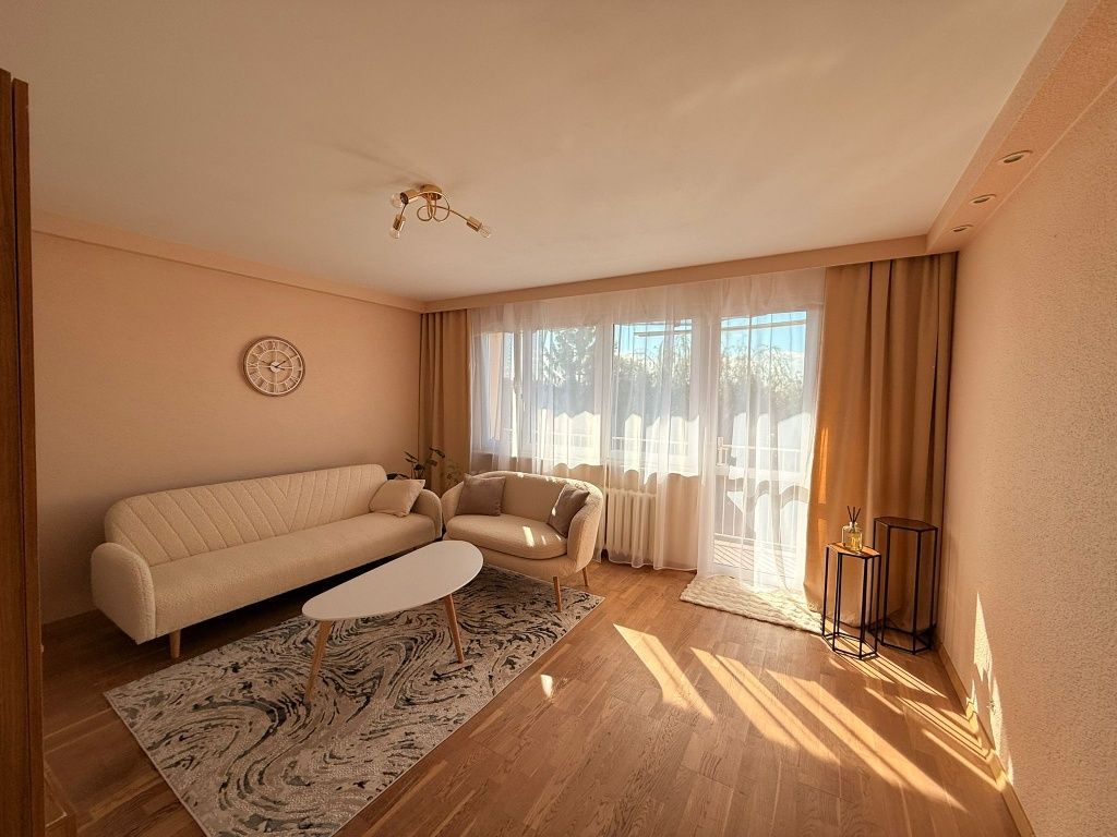 Mieszkanie 4-pokojowe Krosno Śródmieście, ul. Armii Krajowej. Zdjęcie 3