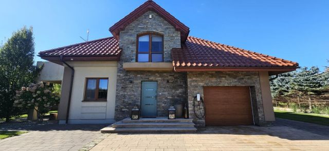 dom wolnostojący, 5 pokoi Giełczyn, ul. Wiklinowa. Zdjęcie 1