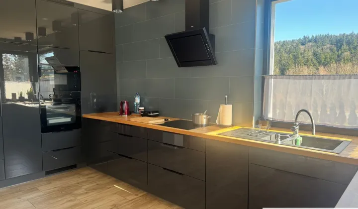 dom wolnostojący, 5 pokoi Iwla