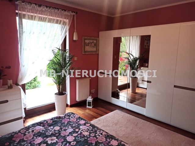 dom wolnostojący, 5 pokoi Sząbruk. Zdjęcie 15