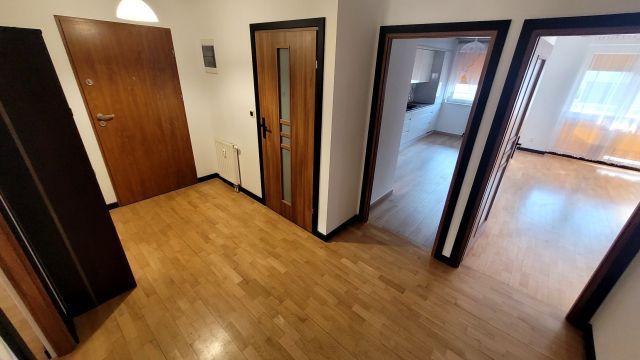 Mieszkanie 3-pokojowe Kielce Podkarczówka, ul. Hugona Kołłątaja. Zdjęcie 4