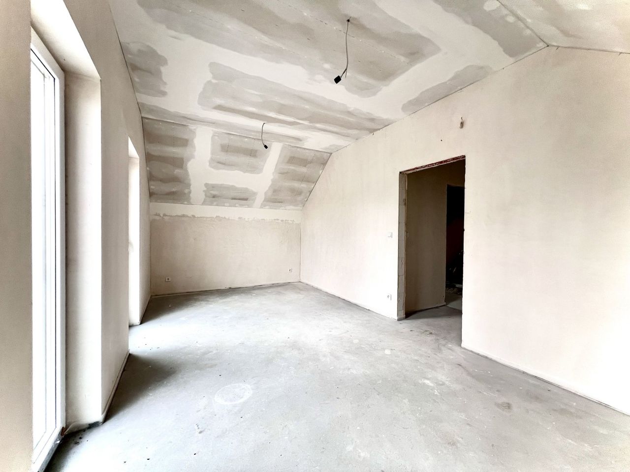 dom wolnostojący, 4 pokoje Mników. Zdjęcie 11