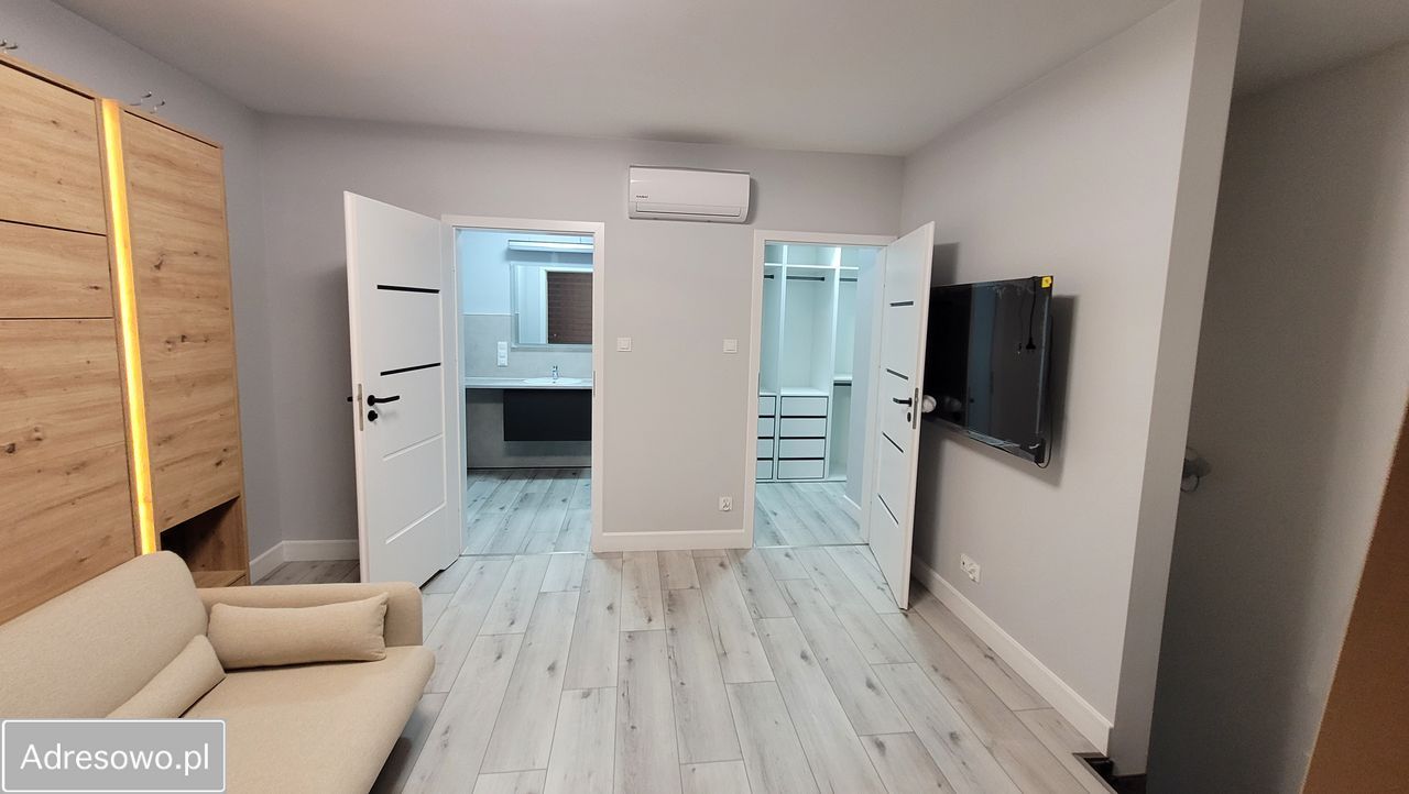 dom szeregowy, 5 pokoi Święta Katarzyna, ul. Cicha. Zdjęcie 5