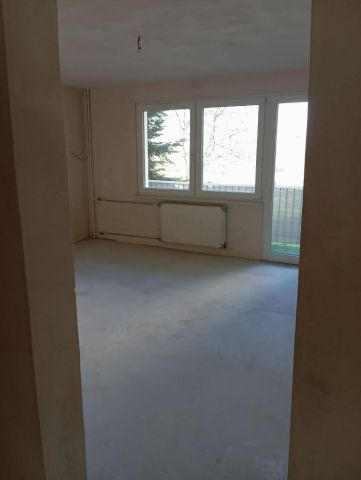 Mieszkanie 3-pokojowe Staszów, ul. Komisji Edukacji Narodowej. Zdjęcie 1