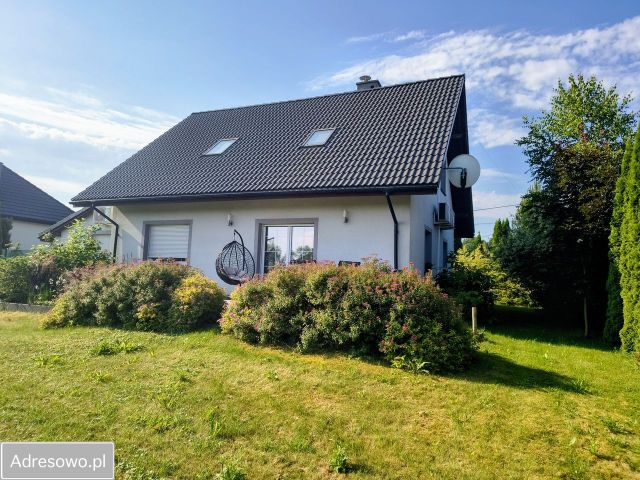 dom wolnostojący, 4 pokoje Pisarzowice, ul. Rybacka. Zdjęcie 1