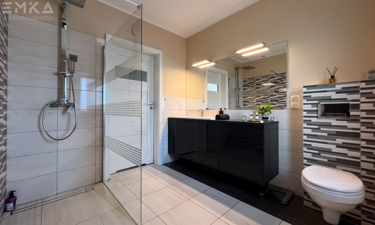 dom wolnostojący, 4 pokoje Podole. Zdjęcie 19