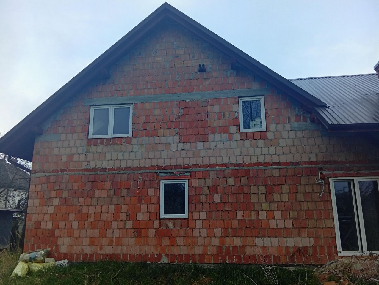 dom wolnostojący, 5 pokoi Kęty Centrum, Stadzica. Zdjęcie 3