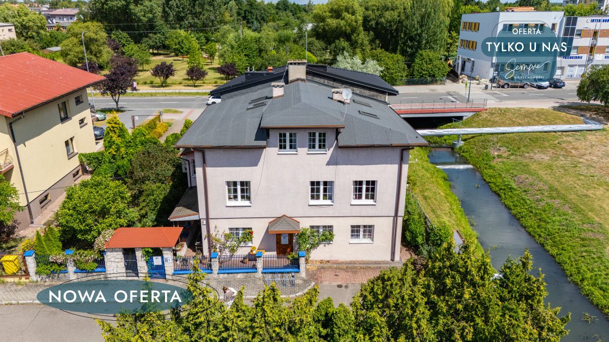 dom wolnostojący, 7 pokoi Bełchatów, os. Łąkowa. Zdjęcie 2