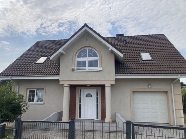 dom wolnostojący Dębnica Kaszubska, ul. Świerkowa. Zdjęcie 1