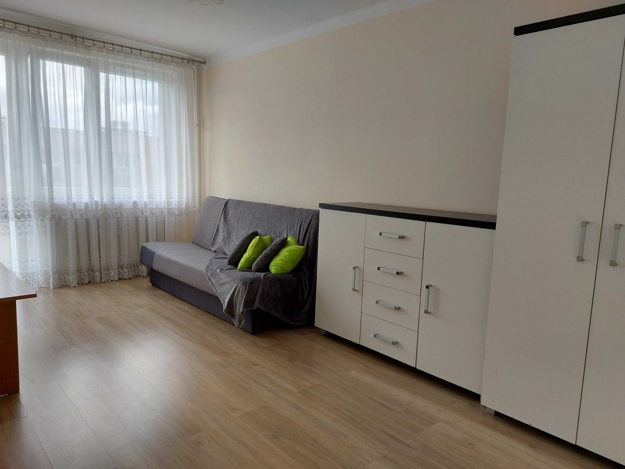 Mieszkanie 2-pokojowe Ostrowiec Świętokrzyski, os. Słoneczne. Zdjęcie 4