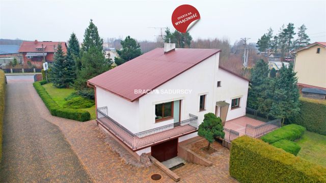 dom wolnostojący, 4 pokoje Włoszczowa, ul. Partyzantów. Zdjęcie 1