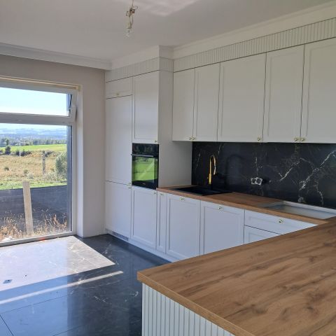 Mieszkanie 3-pokojowe Nowy Targ, ul. Partyzantów. Zdjęcie 1