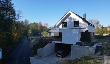 dom wolnostojący, 5 pokoi Strażów