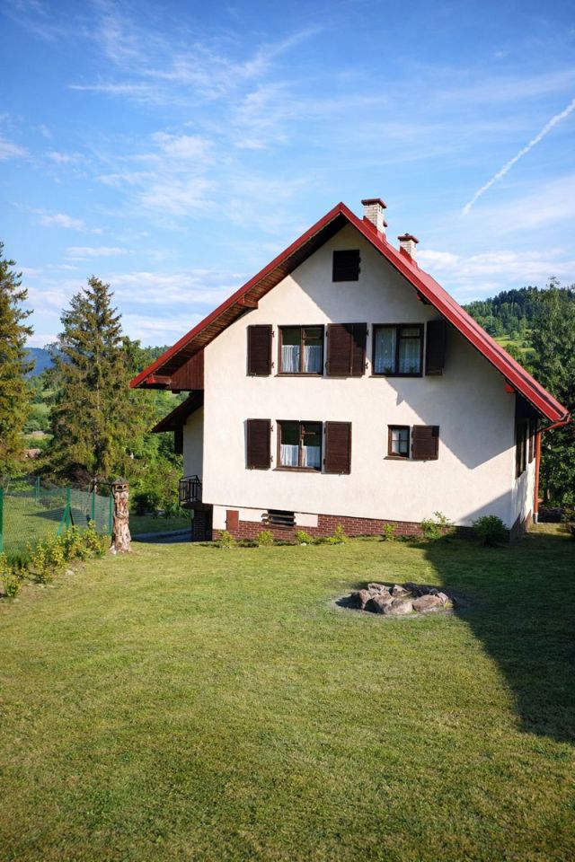 dom wolnostojący, 6 pokoi Skomielna Czarna. Zdjęcie 2