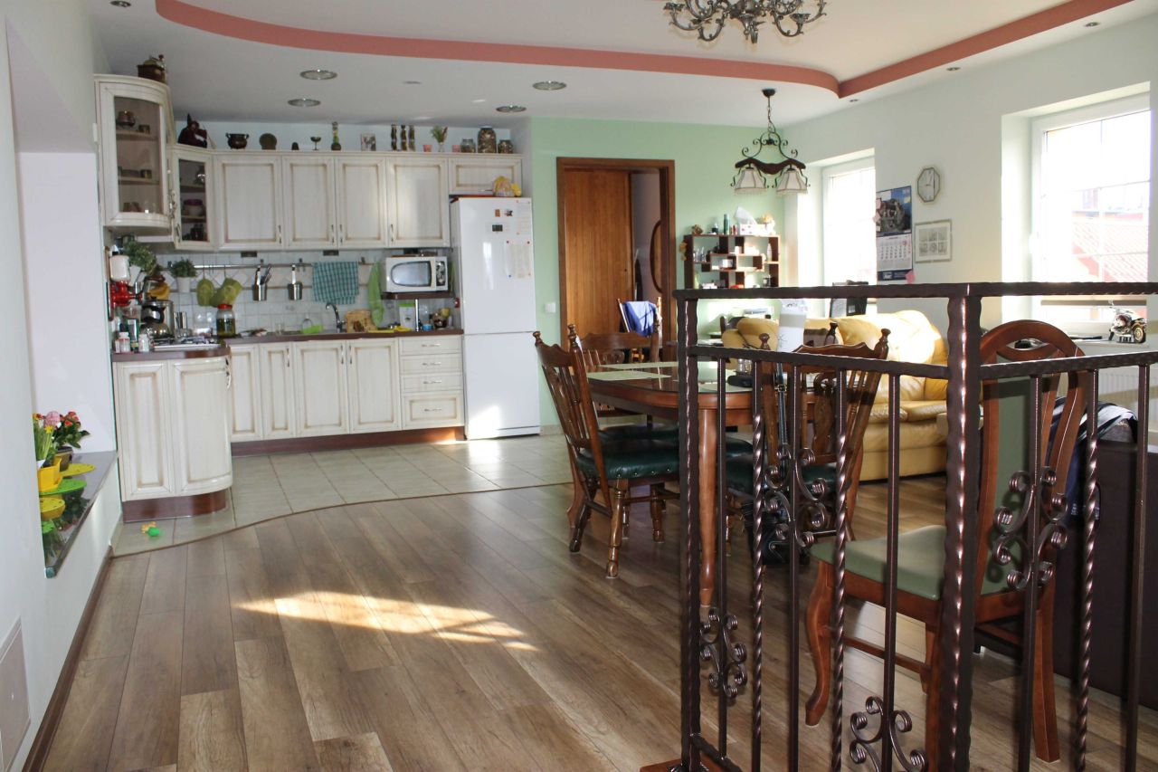 Lokal Jelenia Góra Sobieszów. Zdjęcie 5