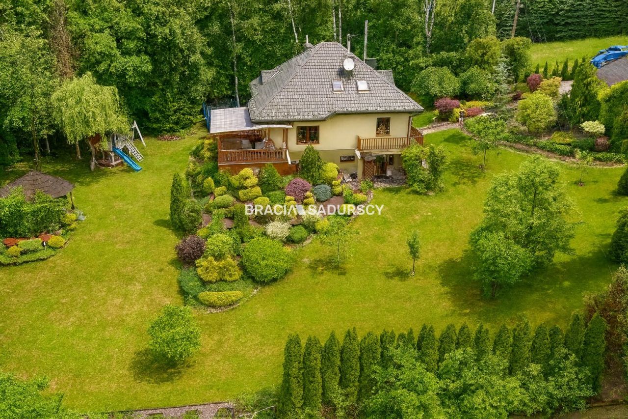 dom wolnostojący, 5 pokoi Rzeszotary, ul. Brzeziny