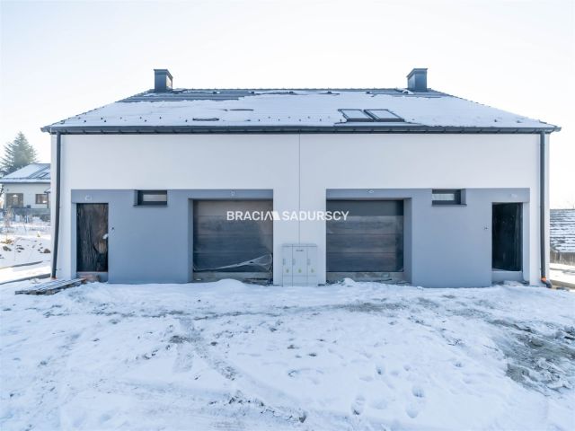 bliźniak, 4 pokoje Radziszów, ul. Zadworze Górne. Zdjęcie 5