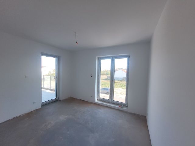 bliźniak, 6 pokoi Opacz Mała. Zdjęcie 9