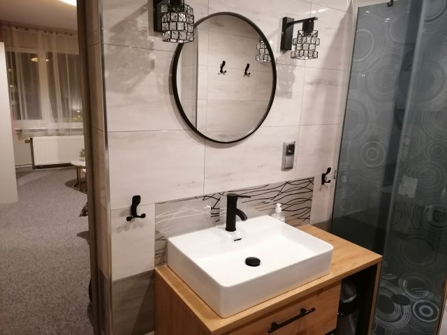 dom wolnostojący, 18 pokoi Karpacz Centrum, ul. Nad Łomnicą. Zdjęcie 15