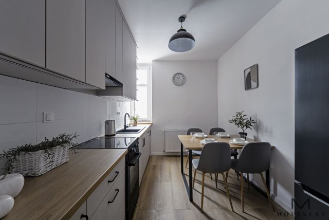 Mieszkanie 4-pokojowe Poznań Łazarz, pl. Stanisława Wyspiańskiego. Zdjęcie 2