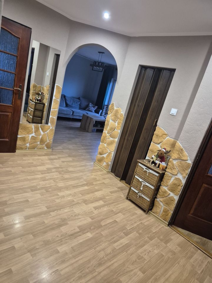 Mieszkanie 3-pokojowe Brzyno. Zdjęcie 2