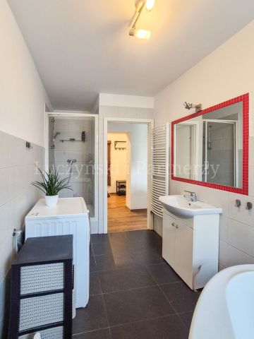 Mieszkanie 3-pokojowe Jelenia Góra Cieplice Śląskie-Zdrój. Zdjęcie 10