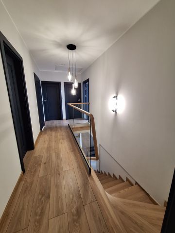 dom wolnostojący, 6 pokoi Krasne. Zdjęcie 10