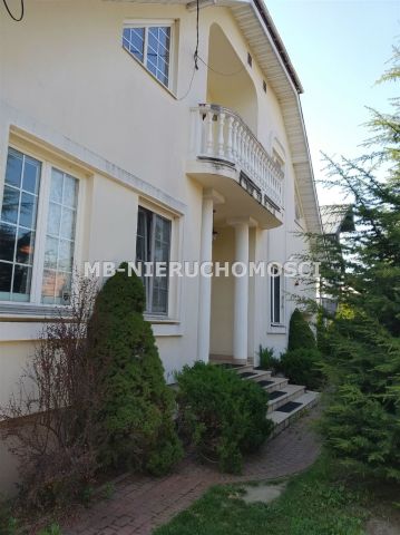 dom wolnostojący, 9 pokoi Warszawa Gocław. Zdjęcie 2