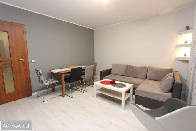 Mieszkanie 3-pokojowe Turek, os. Wyzwolenia. Zdjęcie 1