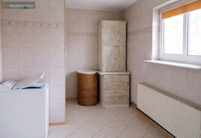 dom wolnostojący, 7 pokoi Półwieś. Zdjęcie 4