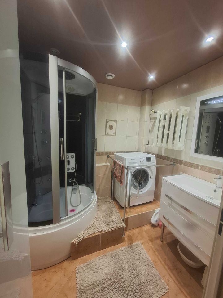 Mieszkanie 3-pokojowe Katowice Bogucice, skwer Jerzego Kukuczki. Zdjęcie 3