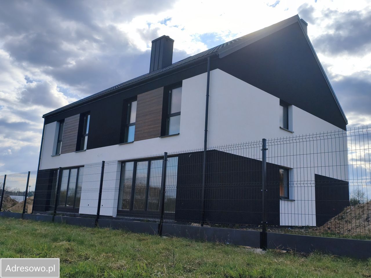 bliźniak, 5 pokoi Kąty. Zdjęcie 6