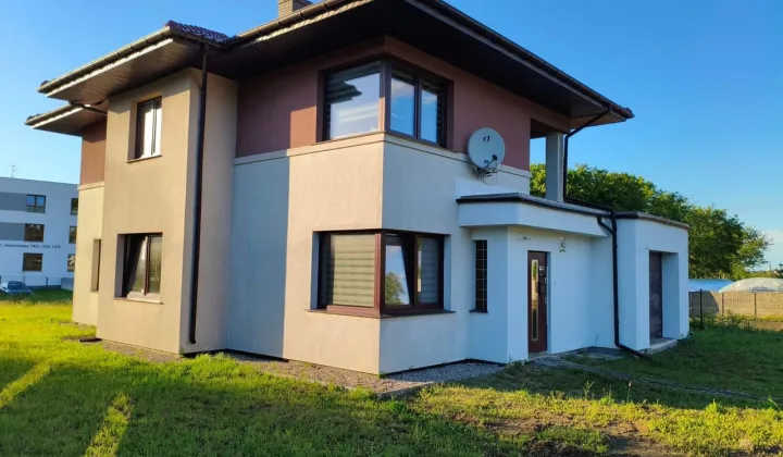 dom wolnostojący, 5 pokoi Koszalin, ul. Franciszkańska