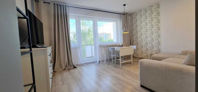 Mieszkanie 3-pokojowe Łódź Retkinia, ul. Przełajowa. Zdjęcie 1