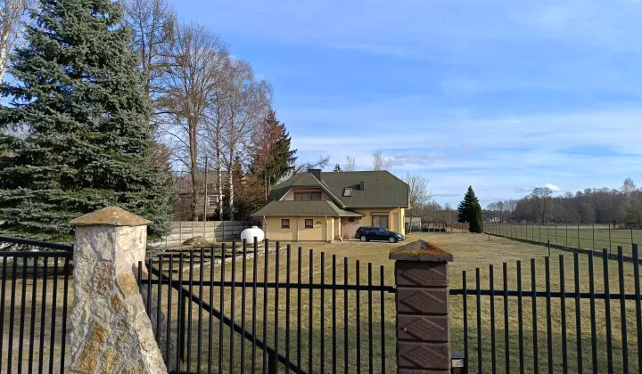 dom wolnostojący, 5 pokoi Zabłoty, Zabłoty 19a