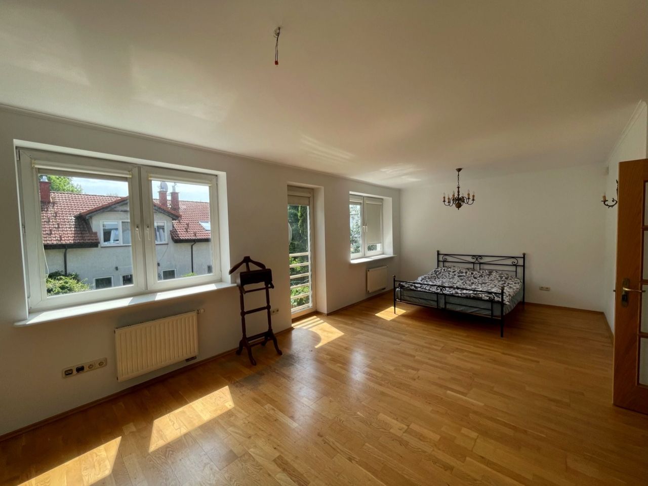 dom szeregowy, 6 pokoi Łomianki, ul. Jana Kiepury. Zdjęcie 5