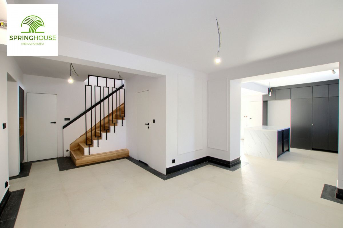 dom wolnostojący, 7 pokoi Straszyn, ul. Kwiatowa