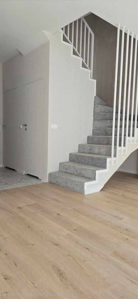 dom szeregowy, 5 pokoi Wiśniówka. Zdjęcie 7