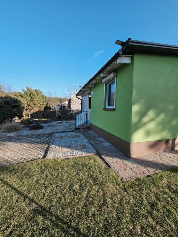 dom wolnostojący, 2 pokoje Dominice, ul. Porzeczkowa. Zdjęcie 1