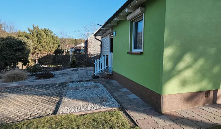 dom wolnostojący, 2 pokoje Dominice, ul. Porzeczkowa