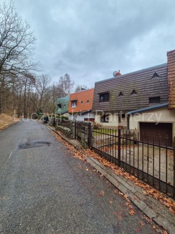 dom szeregowy, 6 pokoi Jelenia Góra. Zdjęcie 1