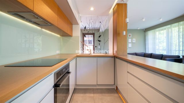 Mieszkanie 4-pokojowe Brzyczyna. Zdjęcie 3