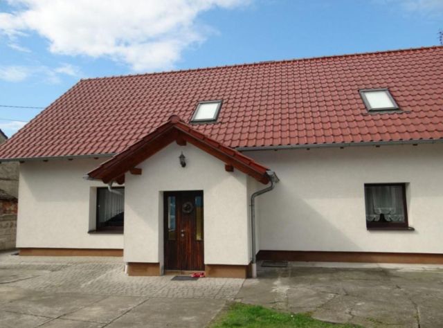 dom wolnostojący, 8 pokoi Kąty Opolskie, ul. Szkolna. Zdjęcie 1