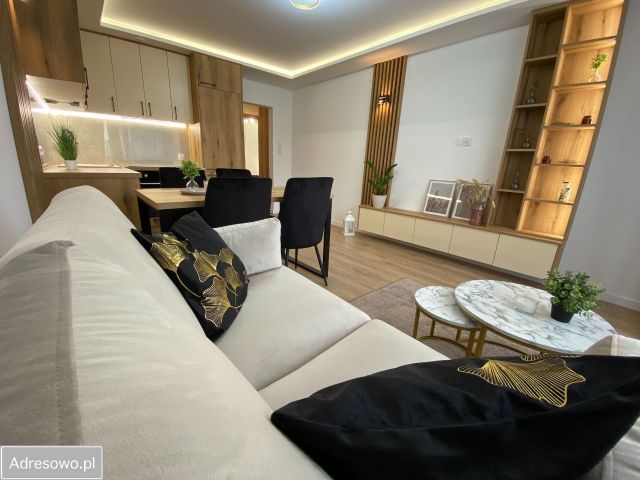 Mieszkanie 3-pokojowe Kielce Świętokrzyskie, pl. marsz. Józefa Piłsudskiego. Zdjęcie 1