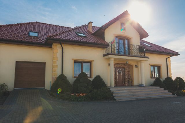 dom wolnostojący, 8 pokoi Barzowice. Zdjęcie 1