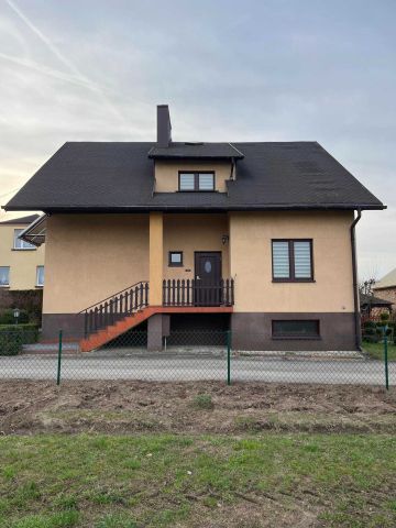 dom wolnostojący Żelisławice, ul. Podleśna. Zdjęcie 1