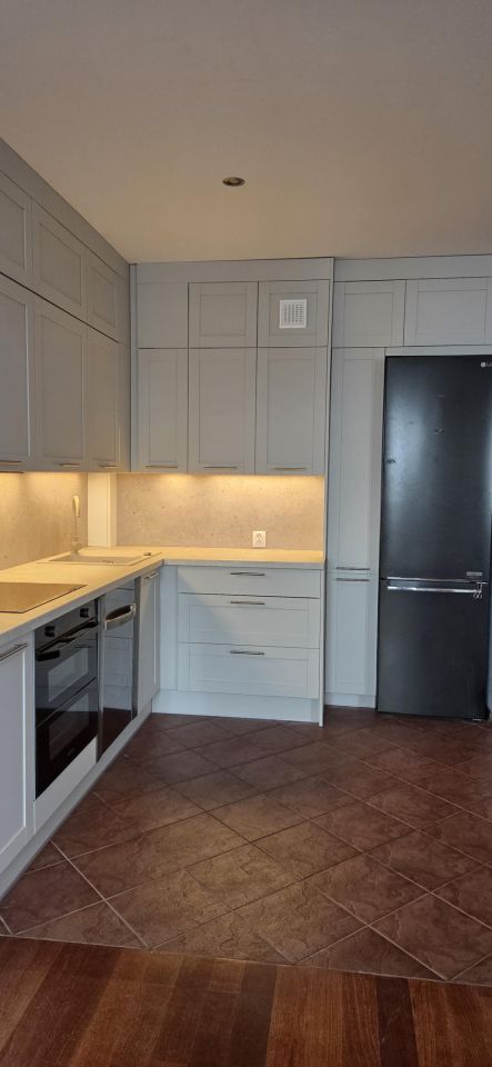 Mieszkanie 3-pokojowe Warszawa Siekierki, ul. Bartycka. Zdjęcie 2