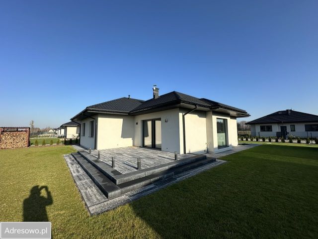 dom wolnostojący, 4 pokoje Małęczyn. Zdjęcie 1