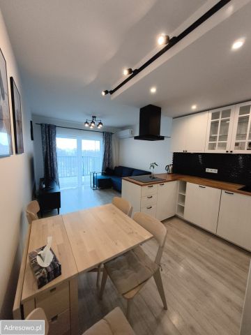 Mieszkanie 3-pokojowe Wrocław, ul. gen. Antoniego Madalińskiego. Zdjęcie 1