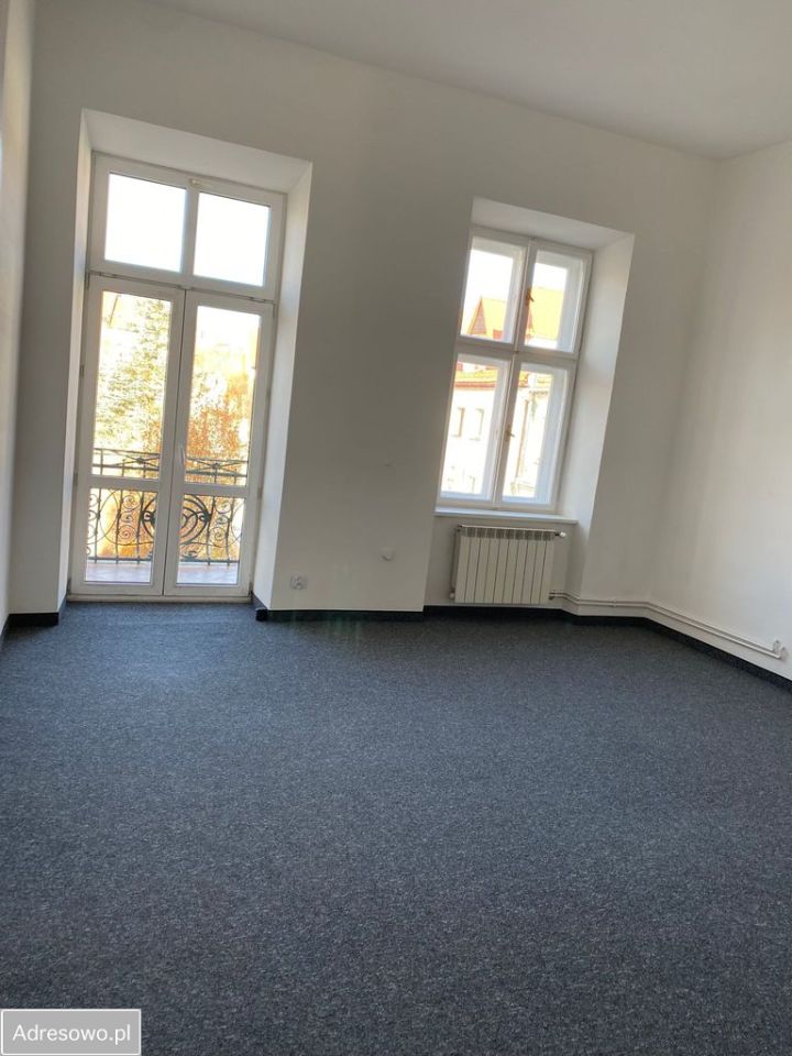 Lokal Myślenice, rynek Rynek. Zdjęcie 9